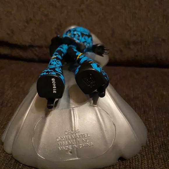 Monster High Vinyl Collection Frankie Stein - Picture 3 of 3